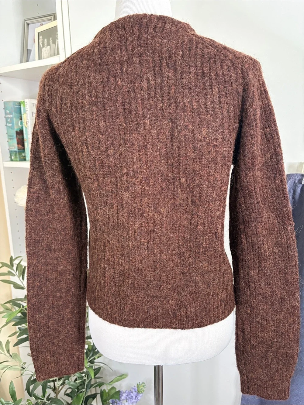 Cult Gaia Brown Wool Gold-Tone Link Closure V-Neck Cardigan Sweater L - Picture 7 of 7